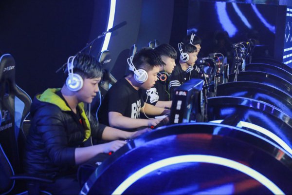 先稳固中路 先稳固中路