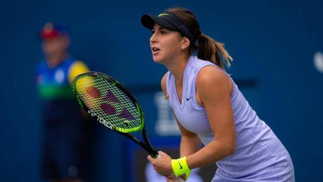 年輕且充滿 年輕且充滿